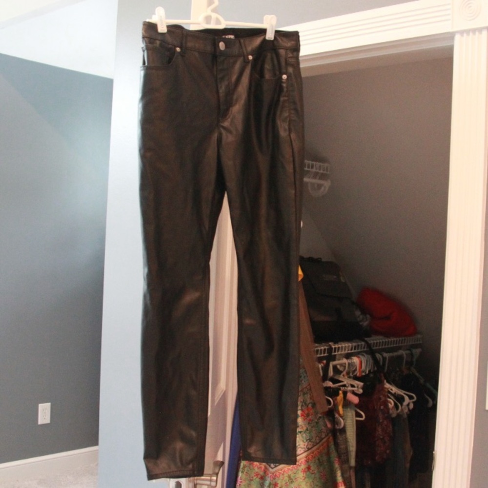Express Jeans - Picture 2 of 4